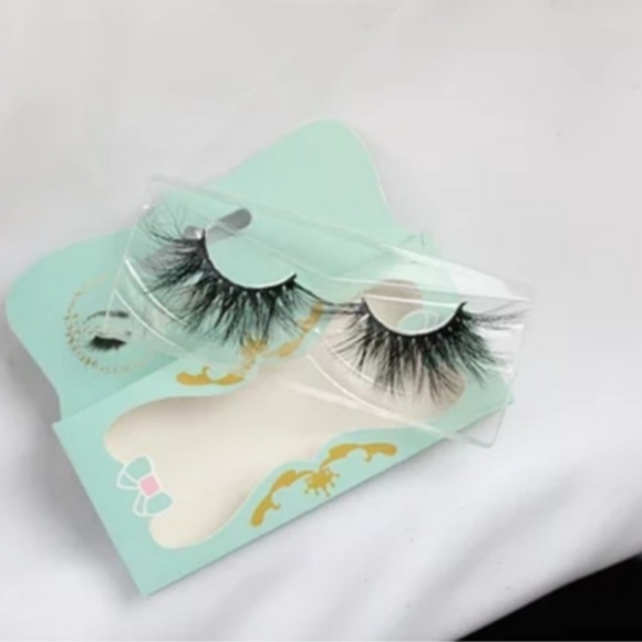 Karen Mink Lashes - Picture 2 of 4